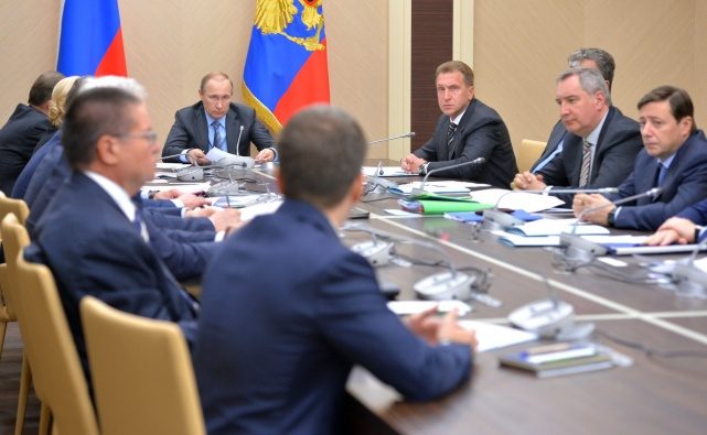 NIKIFOROV-PRavitelstvo Николай Никифоров доложил Владимиру Путину о мерах поддержки российского ПО