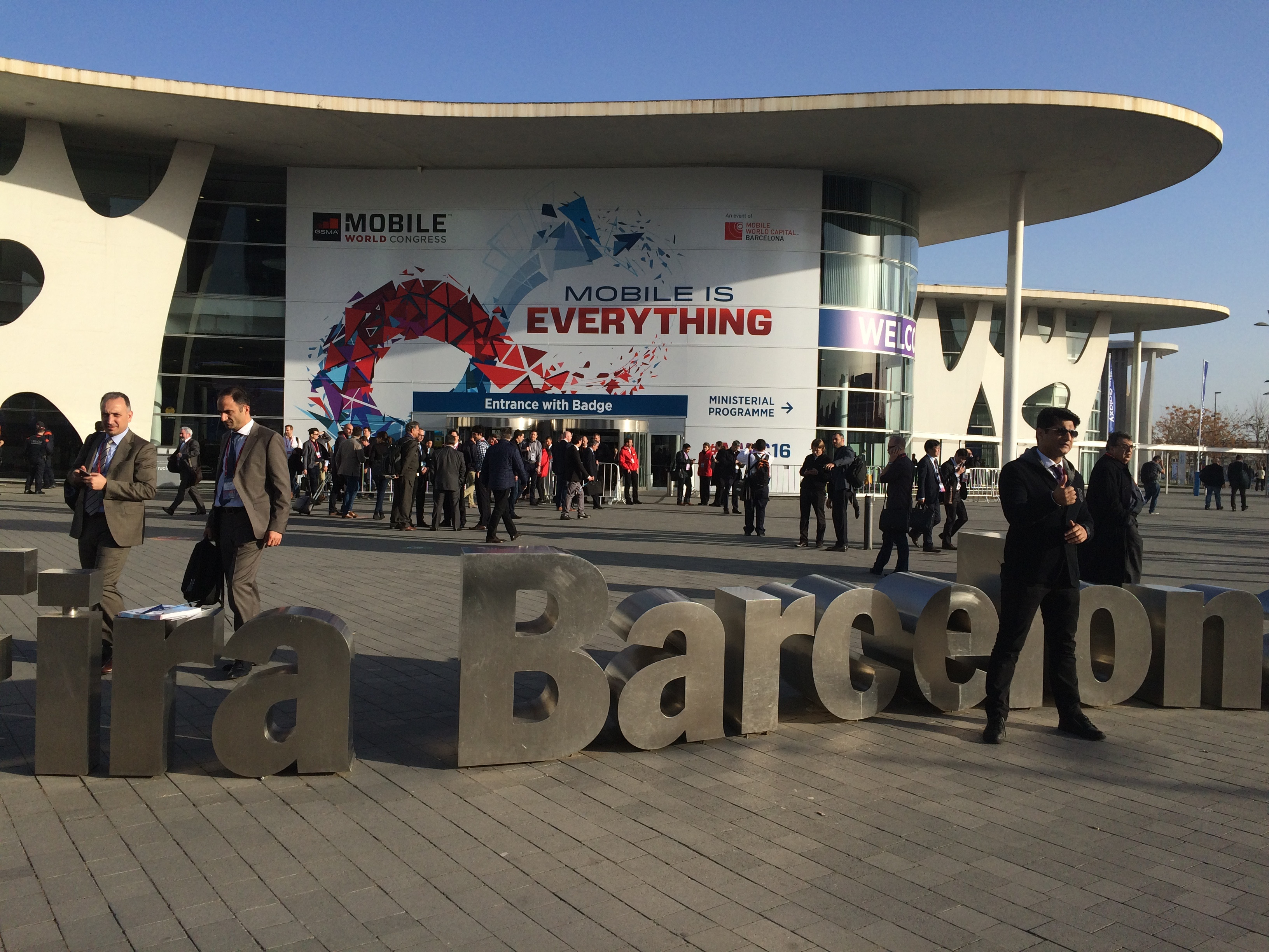TIHVINSKIJ-ris-2 Итоги Всемирного мобильного конгресса MWC-16: мобильная связь во всем и везде