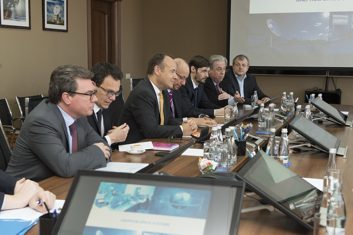 GAZKOM-13.04 Делегация GIFAS посетила «Газпром космические системы»