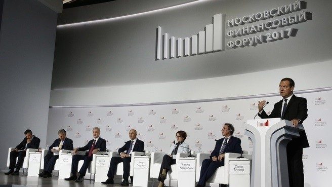 medvedev656 Дмитрий Медведев: "Развитие цифровой экономики может «убить» целые профессии"