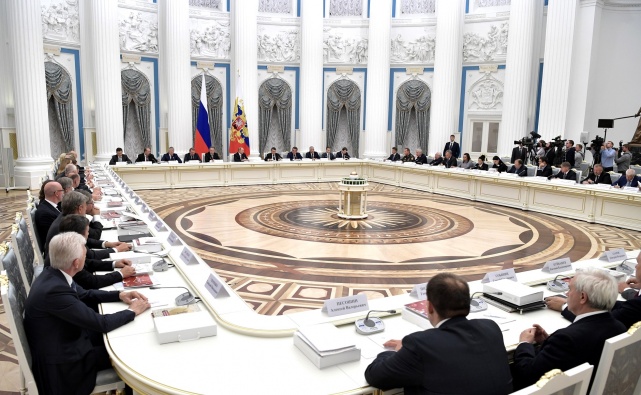 MINKOMSVYAZI-04.03.17 Глава Минкомсвязи доложил Владимиру Путину о подготовке ИКТ-сервисов к ЧМ по футболу FIFA 2018