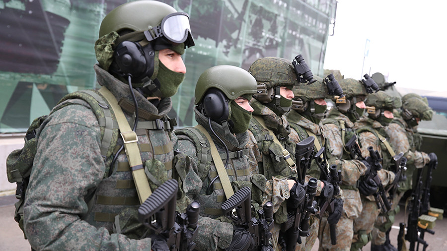 01_KAZ_8085 Военным начали выдавать электронные «досье»