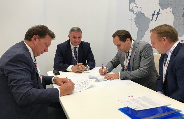 IMG_2026________ В Кейптауне подписано соглашение между ГП КС и Chronosat GmbH