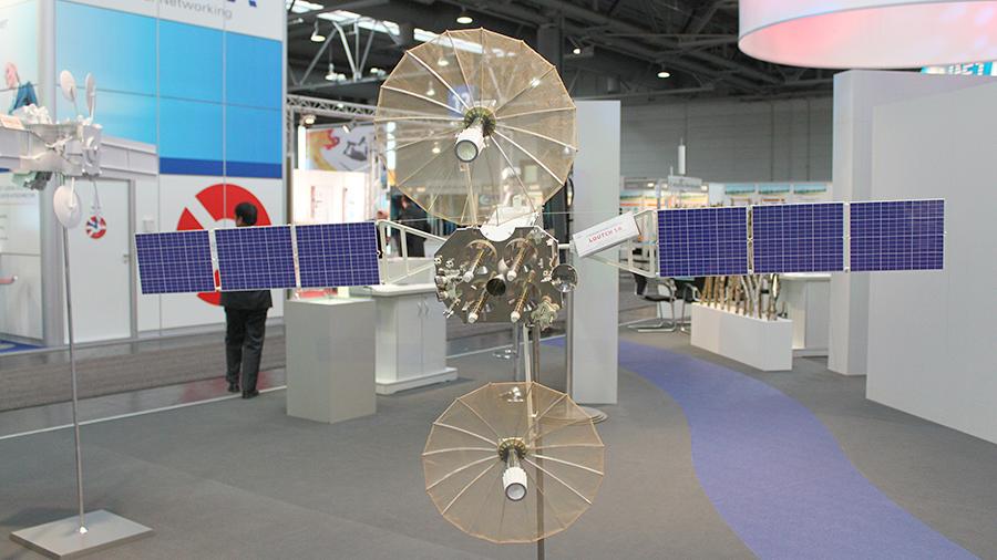 2880px-CeBIT_2011_Samstag_PD_106_1 Роскосмос переведет российский сегмент МКС на круглосуточное информационное обслуживание
