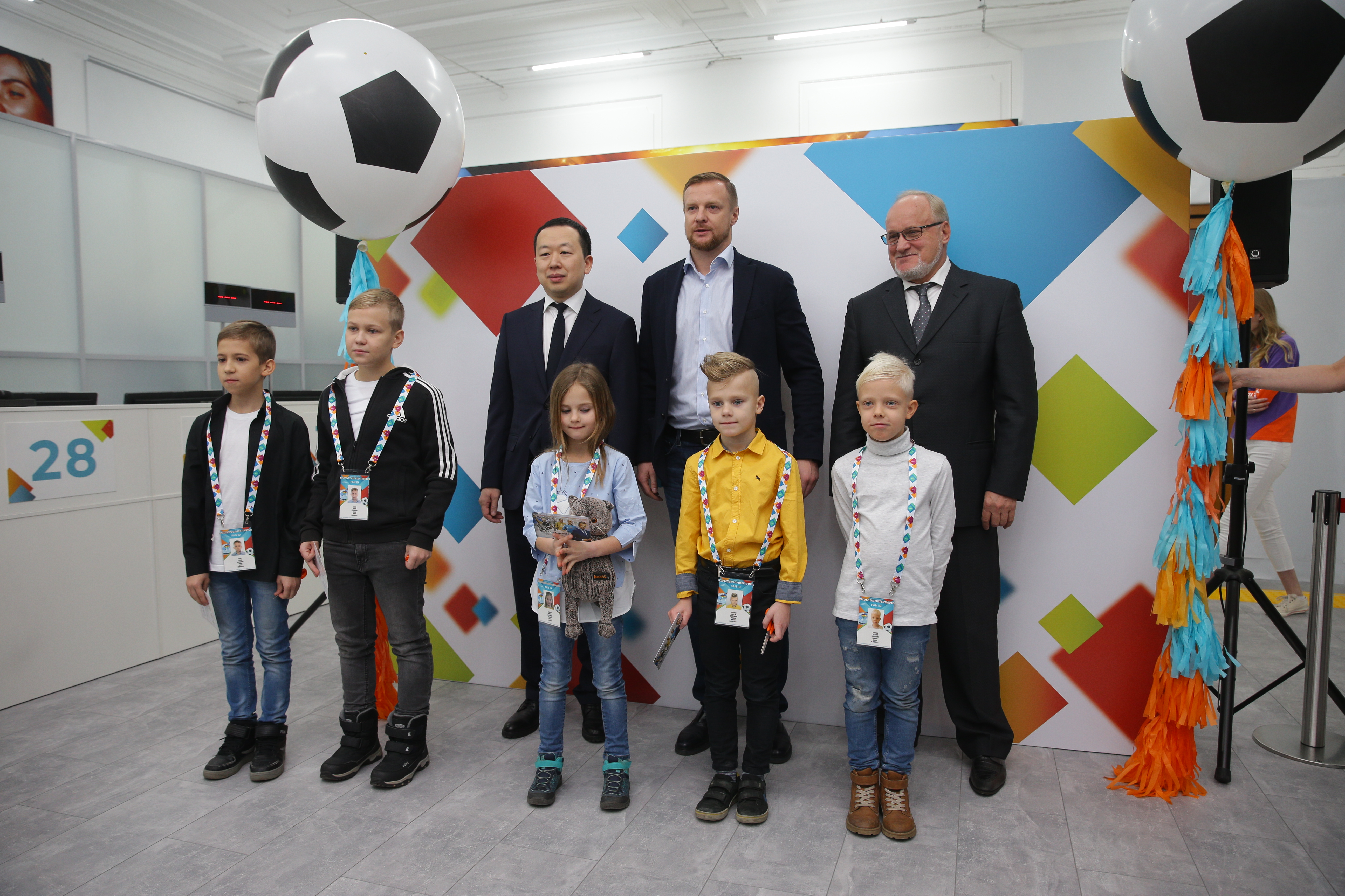 MINKOMSVYAZI-03.12.19-2 Центр выдачи Fan ID к UEFA Euro 2020 открылся в Санкт-Петербурге