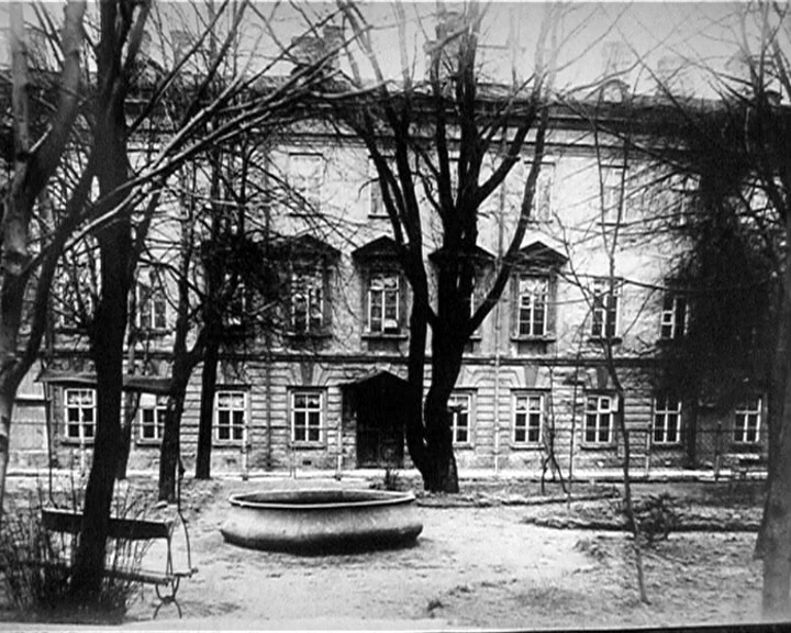 Zdanie-Minnogo-ofitserskogo-klassa-foto-A.S.-Popova Так мир вступал в информационную эпоху. Страницы жизни и деятельности А.С. Попова, 1896 год