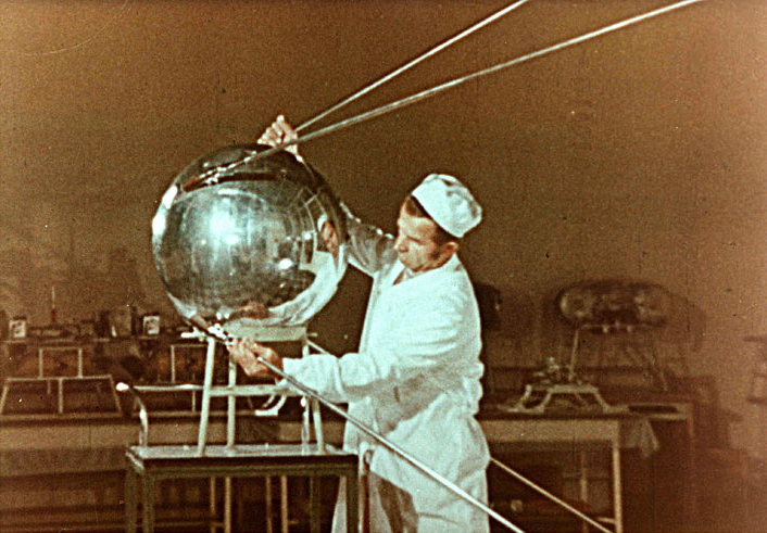 SPUTNIK-2 4 октября – День начала космической эры человечества