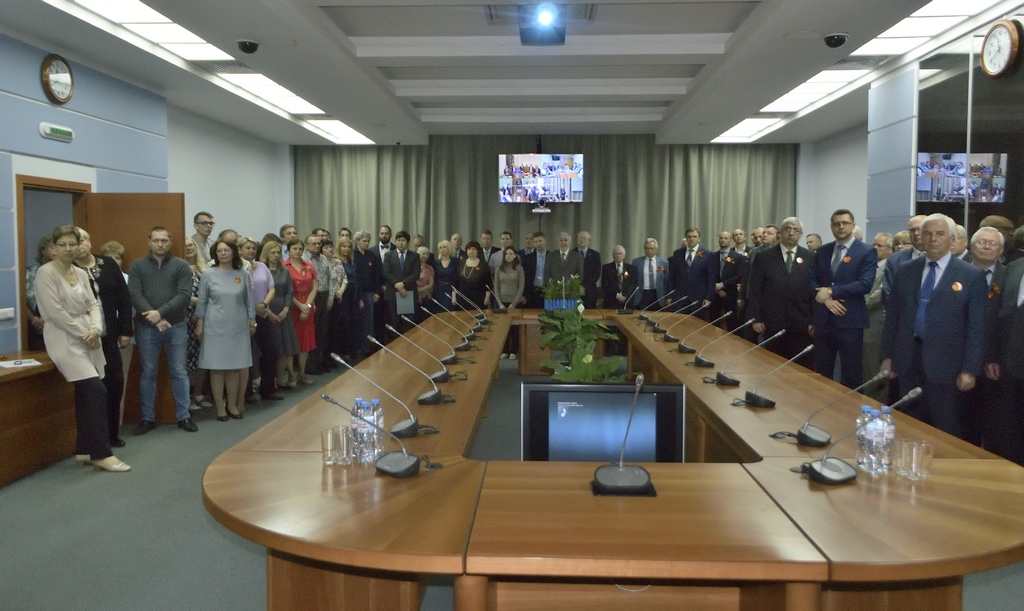 NIIR-07.05.19.-7 Сотрудникам ФГУП НИИР вручили награды